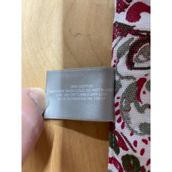 Christmas Holiday Red Paisley Print Table Runner 73 x 15 Dash Away Home - Picture 4 of 7